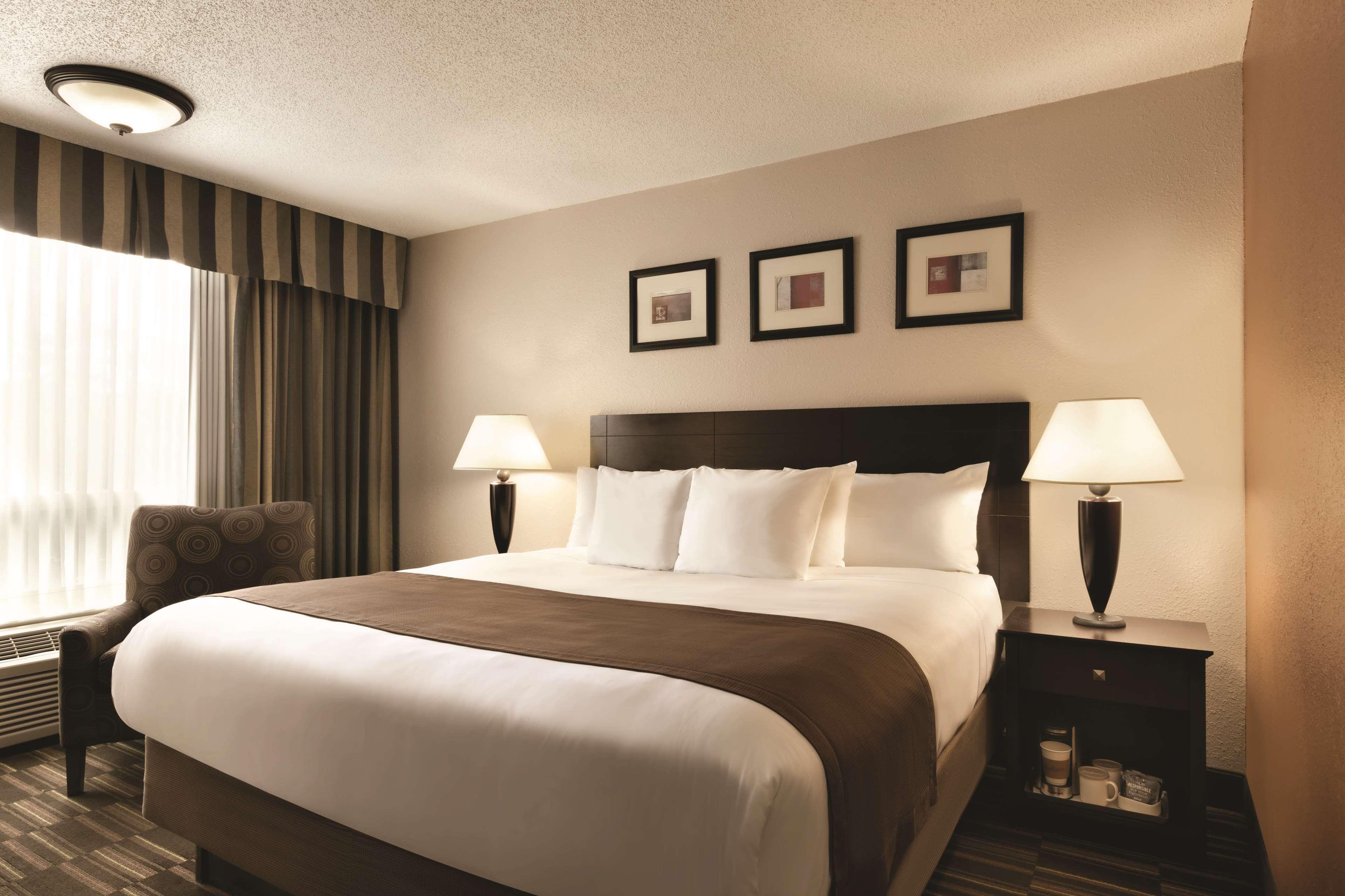Radisson Hotel Louisville North 제퍼슨빌 객실 사진