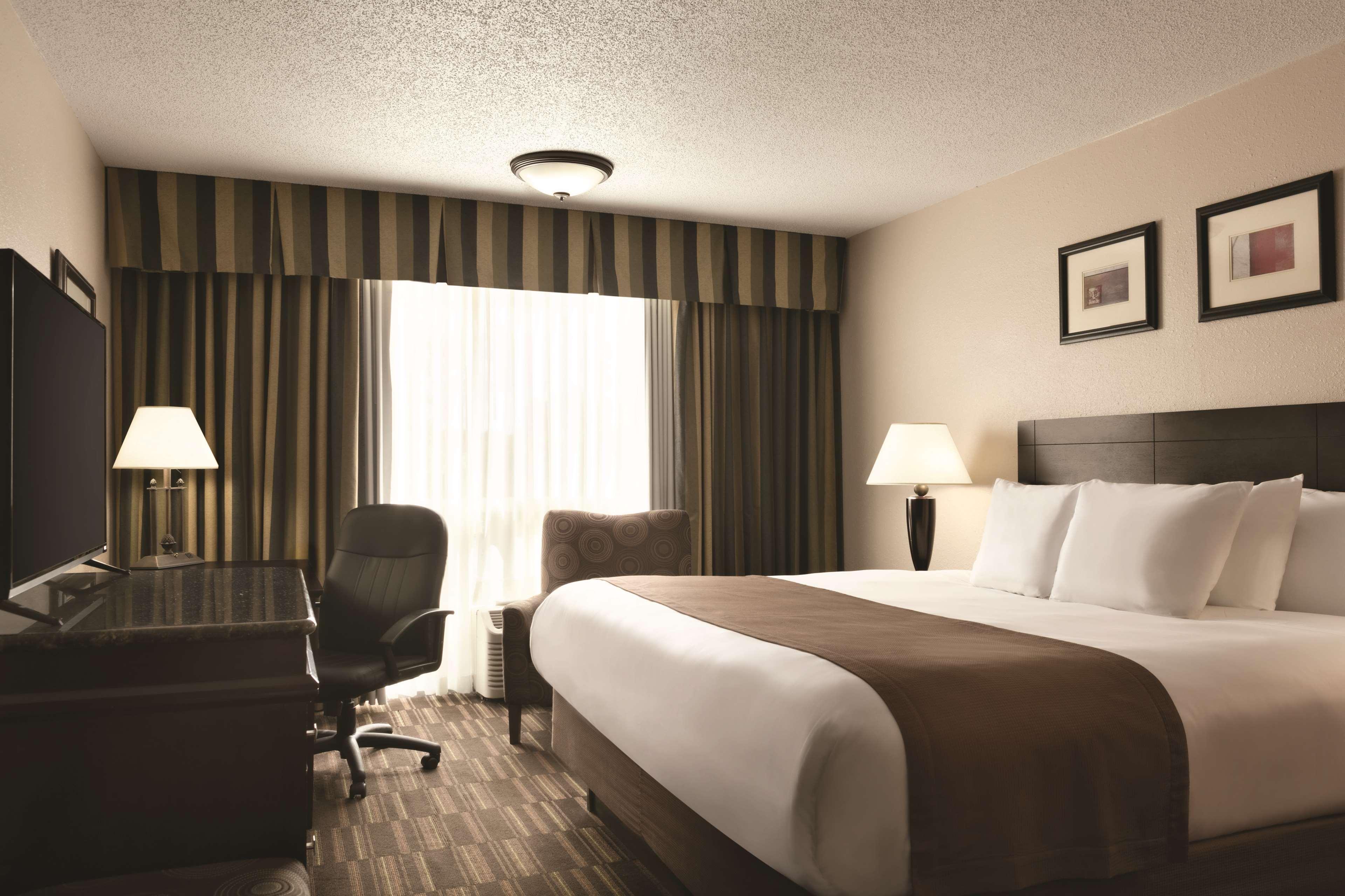 Radisson Hotel Louisville North 제퍼슨빌 객실 사진