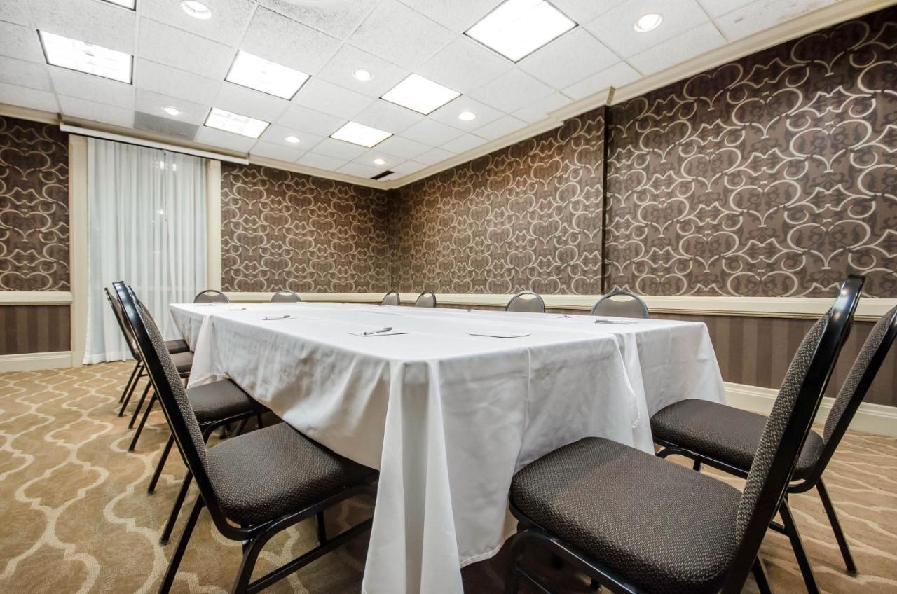 Radisson Hotel Louisville North 제퍼슨빌 외부 사진
